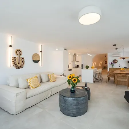 Manhattan By Mykonos Mood